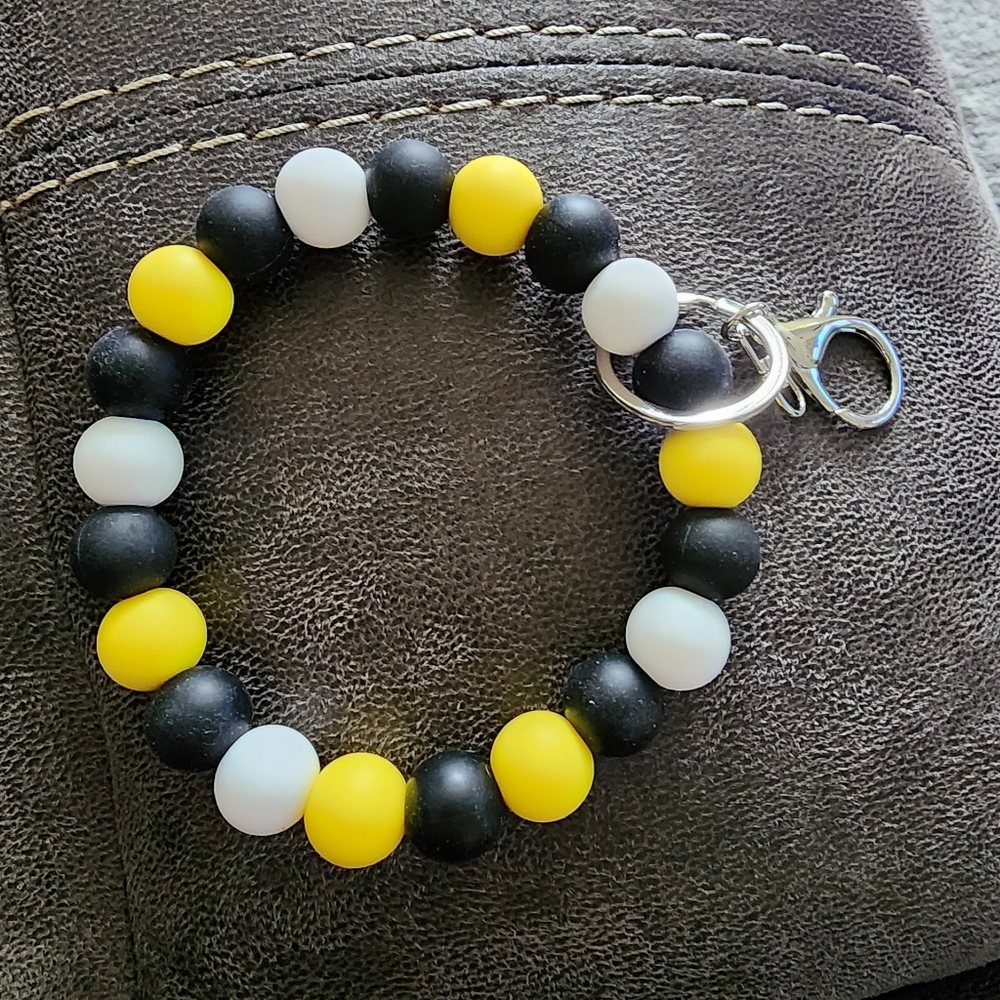 Silicone bead keychain
